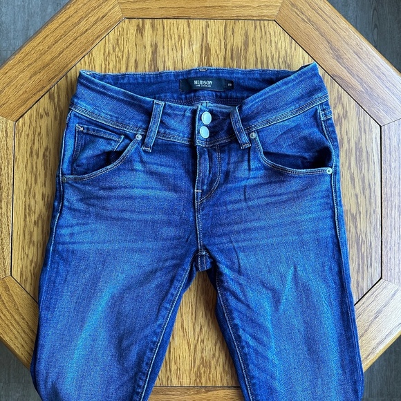 *HUDSON* Medium Wash Denim Jeans w/ Button Back Pockets Size 25 - Picture 2 of 8